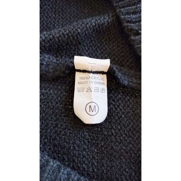 Big White Heart Cable Knit Sweater in Black size M - Picture 7 of 11